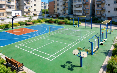 社区多功能运动场全景 - 包含篮球场、羽毛球场和健身路径的复合空间